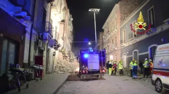 CATANIA - CROLLO PALAZZINA PER FUGA GAS
