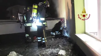 RIMINI  -  INCENDIO IN UNA SCUOLA