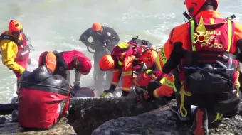 RIMINI - OPERAZIONI PER IL RECUPERO DI UN NAUFRAGO