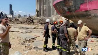 IL LAVORO DEI VIGILI DEL FUOCO A BEIRUT