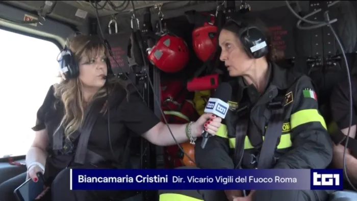 TG UNO - ESPLOSIONE DISTRIBUTORE CARBURANTE A ROMA, SORVOLO ELICOTTERO VIGILI DEL FUOCO